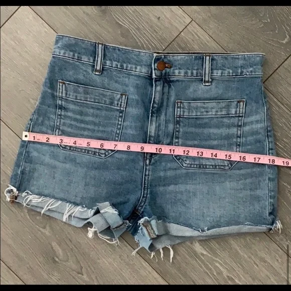 Madewell High-Rise Denim Shorts - Picture 5 of 6